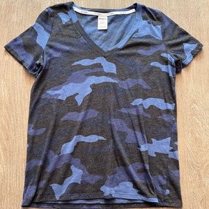 PINK Victoria's Secret Blue Camo V Neck Sleep Tee Medium EUC